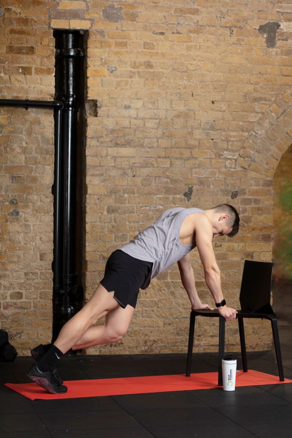 chair high plank knee-ups step 3